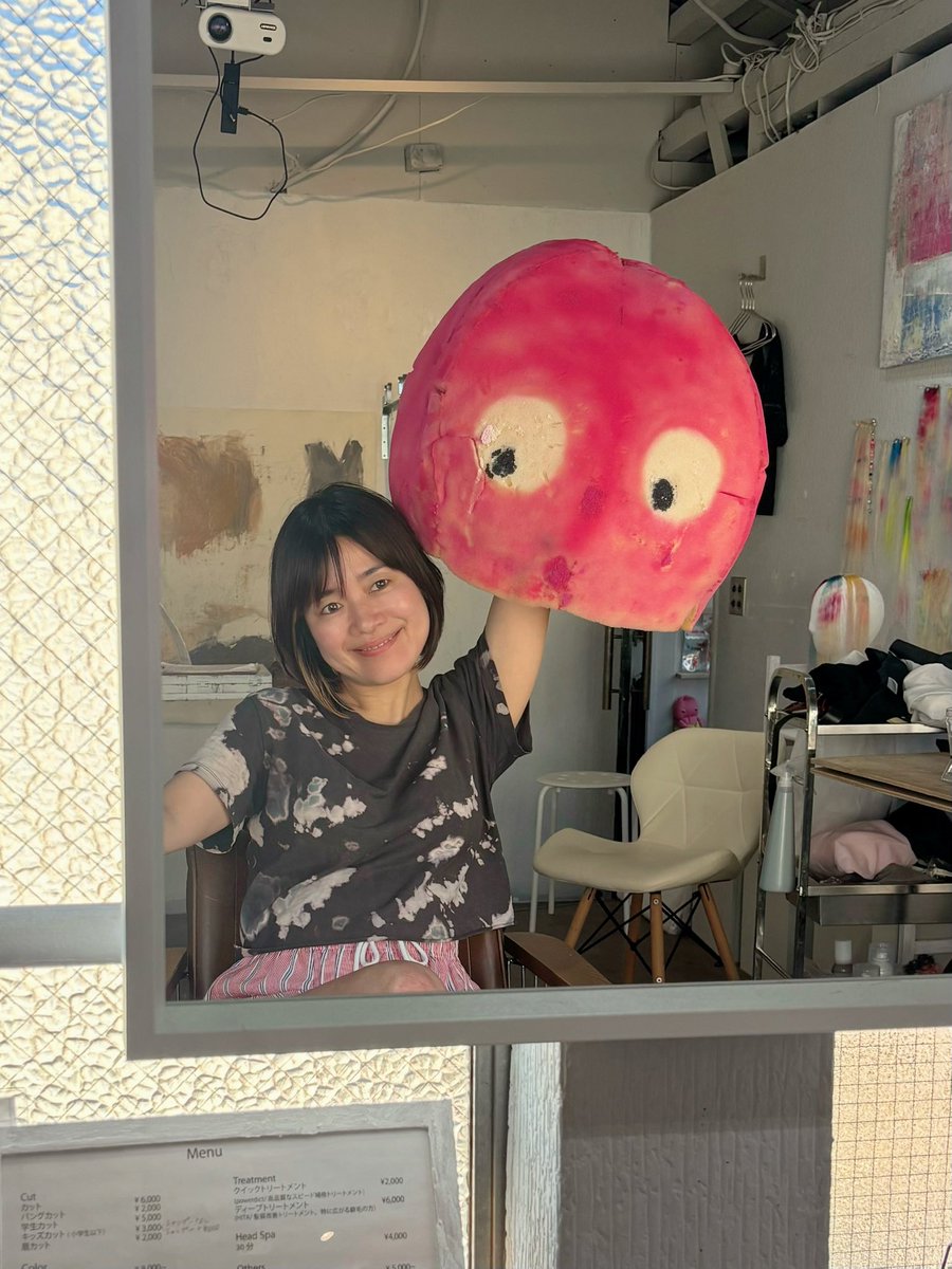 STUDIO_BERCHIN's tweet photo. 6月2日、皆様のおかげで『STUDIO BERCHIN』は2周年を迎える事ができました㊗️
信頼し髪を任せてくださるお客様、この場所へ足を運んでくださる方々、日々応援、支えてくださる全ての方々へ…
心より感謝を申し上げます🥹🙏✨✨ https://t.co/C9TvcVIe06