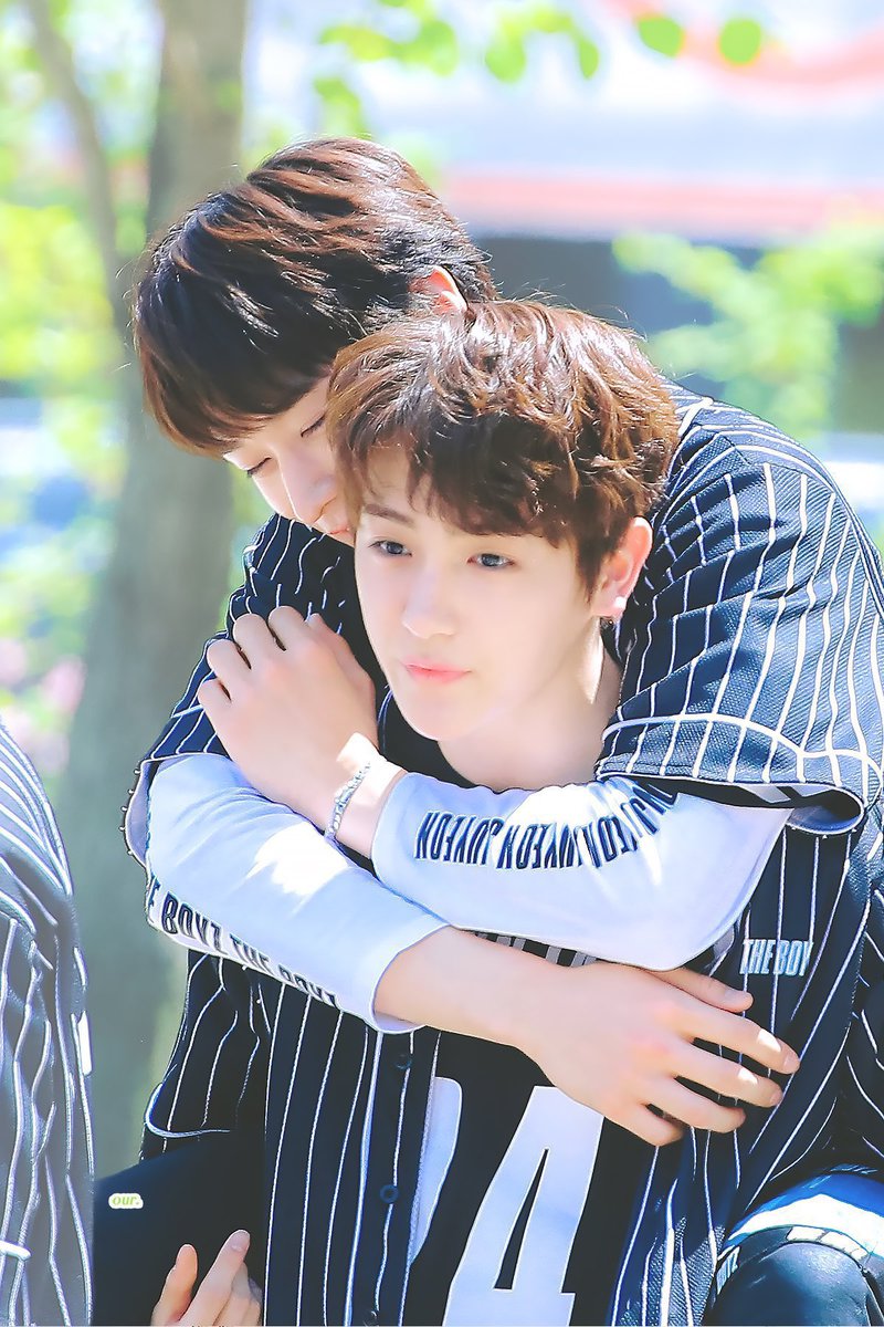 im_downforyou's tweet photo. 🐶,🐱를 업다 https://t.co/t9URIjVHwB