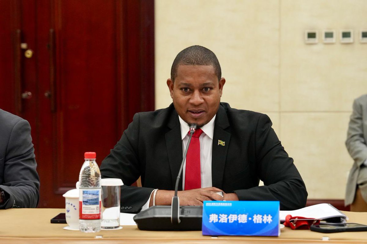 floydgreenja's tweet photo. Happy to announce that we will be revisiting rice production with technical guidance from China, additionally we will be working together to expand our work in aquaculture and mariculture especially expanding our recent cage culture project. #GrowingForward https://t.co/aQheRMNYti
