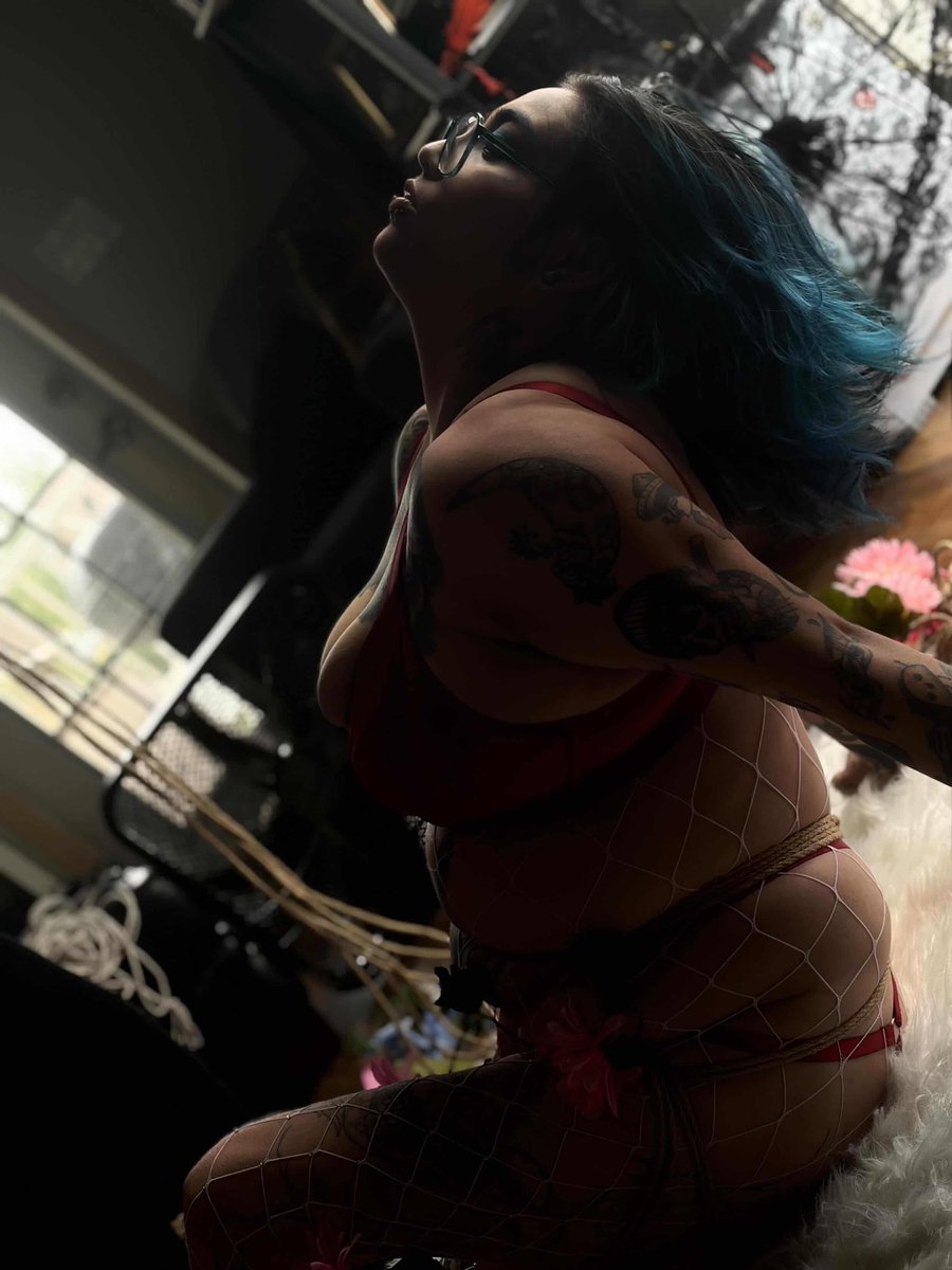 mexicangothmami's tweet photo. A sneak peak at the shibari shoot I just put together! 

And 50% off of my Onlyfans till June 11th for my birthday! 🎉

All custom video requests are half off as well! Dm me to grab content outside of OF also 😘

My throne wishlist is linked as well if you wanna send me a gift🖤 https://t.co/VfbSTs1aY3