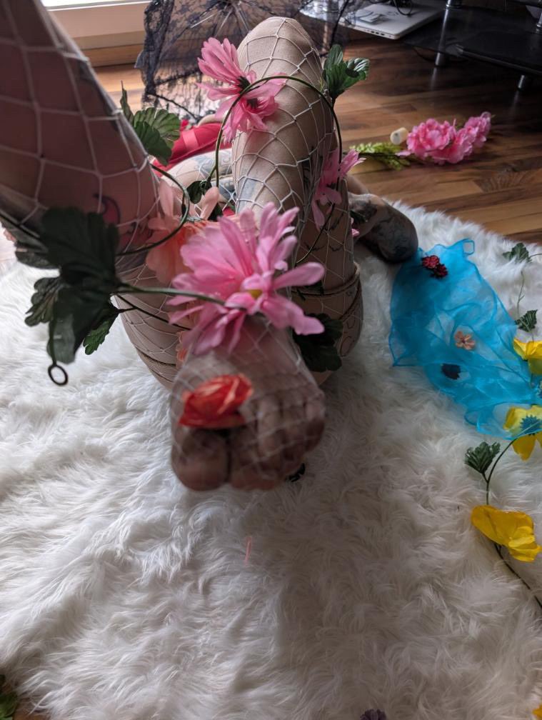 mexicangothmami's tweet photo. A sneak peak at the shibari shoot I just put together! 

And 50% off of my Onlyfans till June 11th for my birthday! 🎉

All custom video requests are half off as well! Dm me to grab content outside of OF also 😘

My throne wishlist is linked as well if you wanna send me a gift🖤 https://t.co/VfbSTs1aY3
