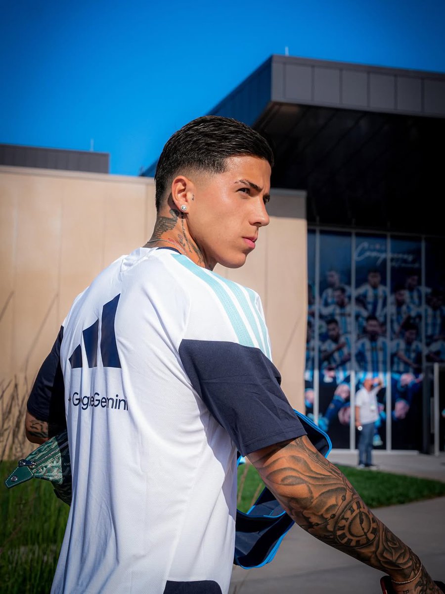 LikeEF8's tweet photo. Enzo está listo para el Mundial 🇦🇷. https://t.co/5pXF5U82lc