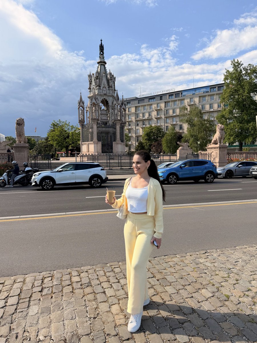lady Kristina V tweet media
