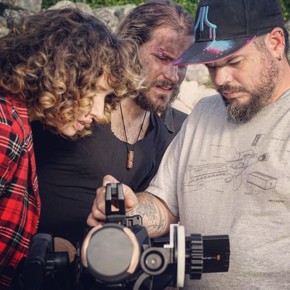 RDesroc's tweet photo. @zammit_marc 🎬 Richard Oakes known for: 
🎥 Cinematography
Homeless Ashes, Wi†ch, JITTERS &amp; Director upcoming JINX, LAST RESORT 
Here with @HectorEBH, Maizy James &amp; Marc #HomelessAshes
#IndieFilm https://t.co/FgiiTbrLfP