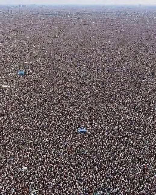 MeLive007's tweet photo. No religion can gather this crowd at a time apart from Islam. Allahu Akbar! 

ISLAM IS ALWAYS THE BEST ❤️ https://t.co/EBD8zDUWxo