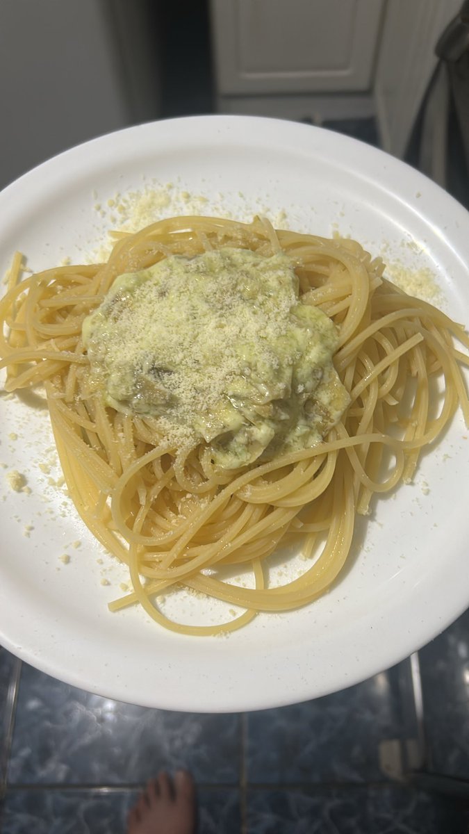 manajerap's tweet photo. Lista la cenita, pasta con una salsa de queso y alcachofa!!! https://t.co/sbsy2QdQNn