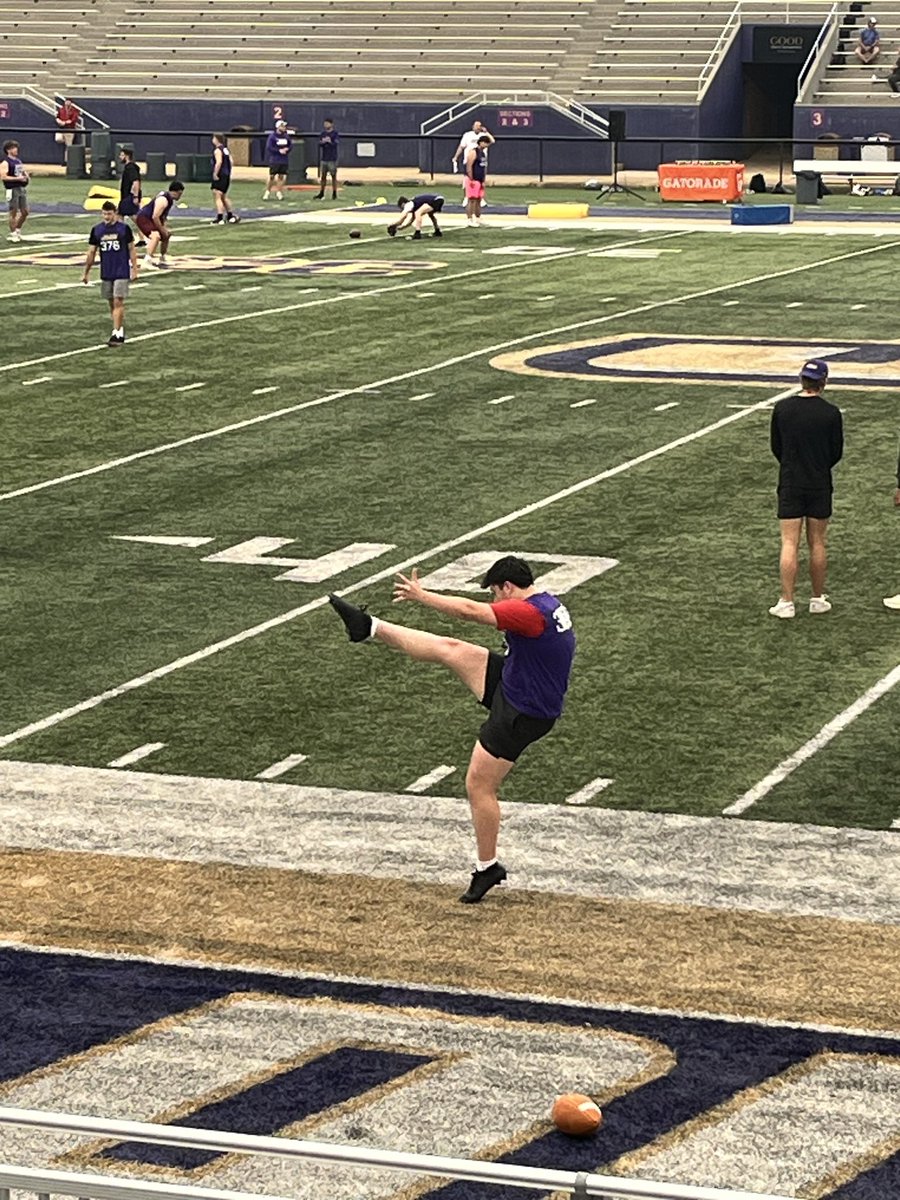 liam_kicks's tweet photo. Had a great time at @JMUFootball specialist camp today! Got to learn from @Patrick_Rea11 and @Andrewpunts2024.  Thanks @dannyreagan24 and @CoachShackford_  for the invite!
#GoDukes #Kicker #Punter
@Coach_R_Wenger https://t.co/APFcNNRipQ