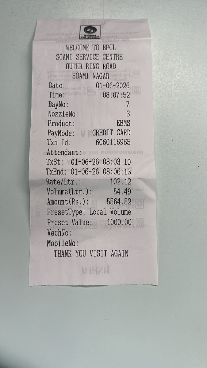 VindeshvariG's tweet photo. I have ford ecosport, fuel tank capacity 52L @FordIndia , yesterday ~55L was filled by @BPCLimited Soami Service Centre, New Delhi. While there was minimum 3L fuel was already in tank. So anyone will explain how 52L tank capacity filled with ~60L fuel? @FordIndia @BPCLimited https://t.co/3baBNB3usd