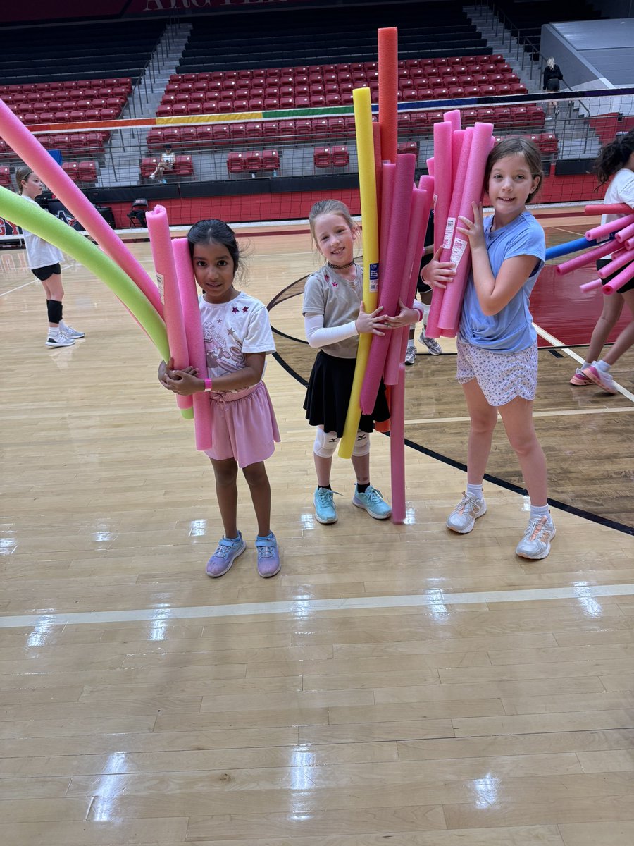 argyleeaglevb's tweet photo. Day 1 is in the books! 🦅🏐❤️

We had so much fun with our campers today and loved having these future Eagles in the gym! Congratulations to our Campers of the Day and Lil Miss Ace It winners! 🎉⭐️ Can’t wait to do it all again tomorrow! 😊 https://t.co/PyrELxKngM