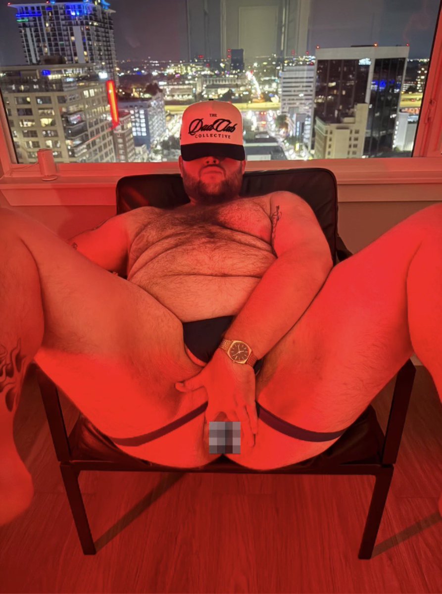 CarterRush16's tweet photo. You need a city boy 😈 https://t.co/Rqtq4sqX6O