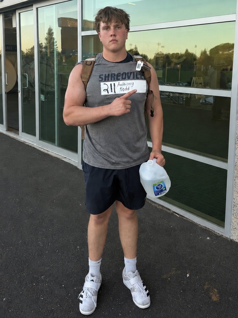 anthony21072's tweet photo. I had a great time competing at the UC Davis Shredville camp today and dominating all my reps. Thank you to all the coaches that took the time to teach and evaluate us today. https://t.co/dLFCRYbCT5