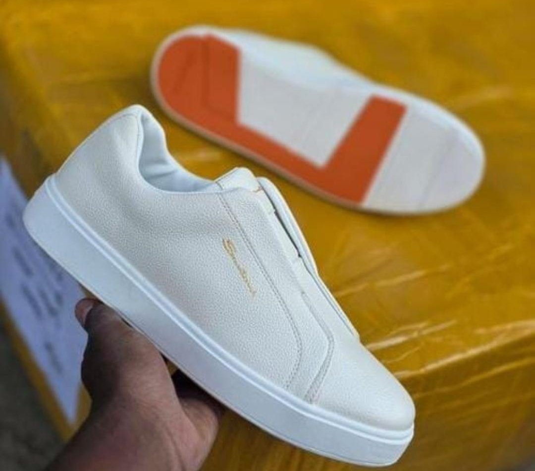 TSneakerzzz's tweet photo. Wale wa Smart Casuals...we Gatcha you..@2999ksh unataka tulete gani na wapi na tuko na Sizes zote 39-45 Sema penye uko ulete +254722118566 https://t.co/lNvscpvmB5