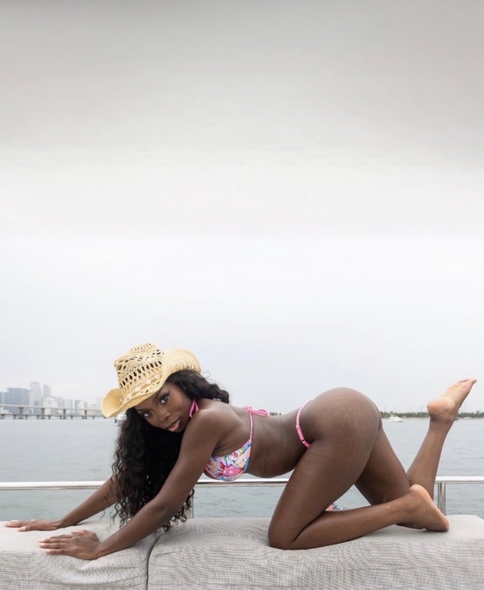 thatsstra's tweet photo. BIG MAMA OLA 🫶🏾 https://t.co/uEYXj6Imeu