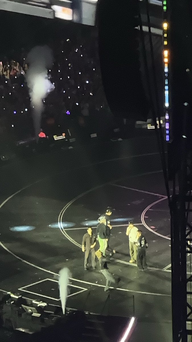 ot7forlyf's tweet photo. Some pics from Vegas night 4 pt 2
Jimin’s dynamite pre flip 
#BTS_ARİRANG https://t.co/IROlJ8Rd04