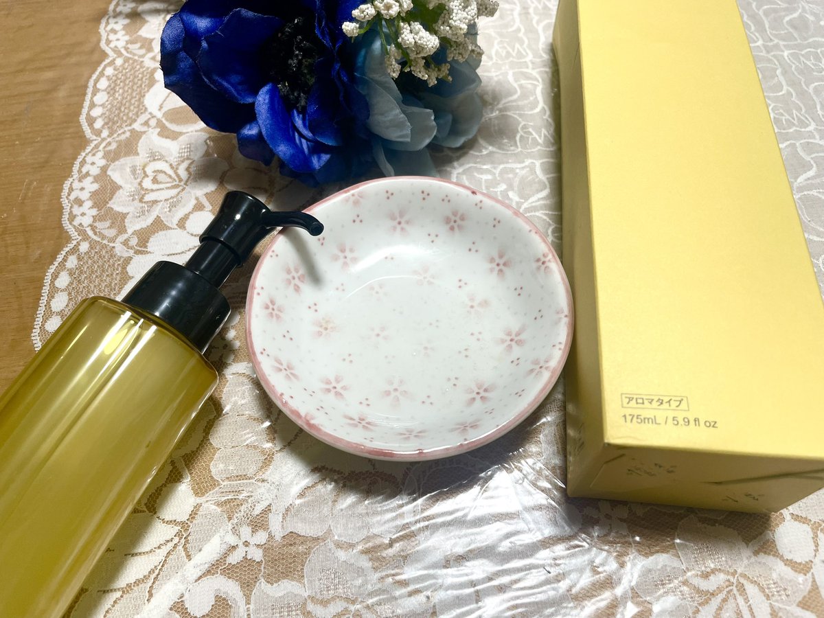 frenchbraid2019's tweet photo. #アテニア #スキンクリアクレンズオイル
バスタイムにメイクオフしてるんですけど
リフレシングシトラスがふわっと香ってとても好き♪とろっとしたオイルを
お肌にのせるだけでとても気持ち良いし
お肌になじんで優しくオフできます♪
 お気に入りだょ〜😊 https://t.co/pG6AtWvs3O