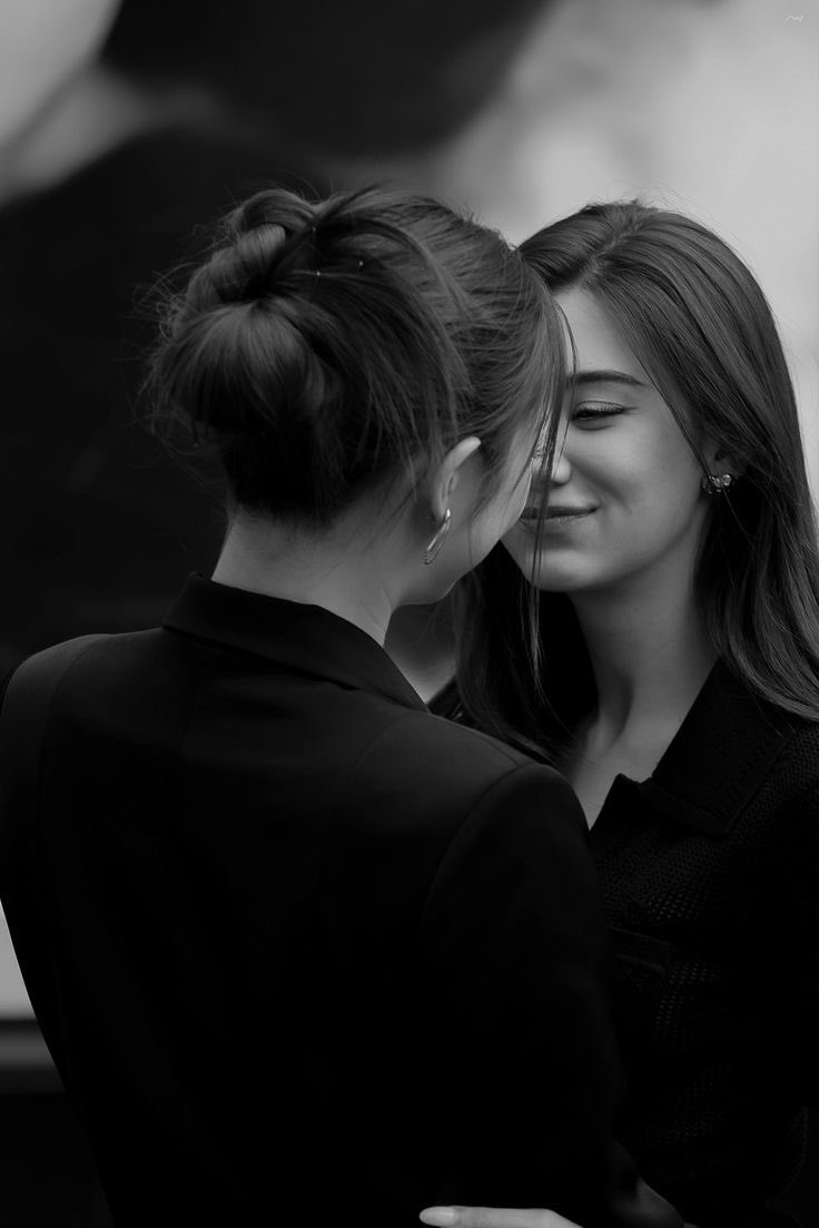 the1stmultistan's tweet photo. give me lenamiu, i’m begging. https://t.co/i3qywkIB8L