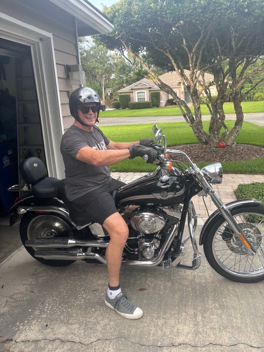 sofreshitssuper's tweet photo. Here’s my dad on his chromed out bike. Def gets the SuperFresh Co seal of approval for things #sofreshitsuper https://t.co/iLHPwsnl3v