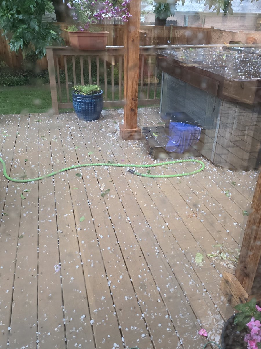 CHbaseballfan's tweet photo. @memphisweather1 https://t.co/iyuyGYy1cN