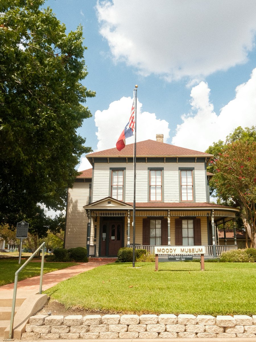 VisitTaylorTX's tweet photo. This Saturday, the City of Taylor and Friends of the Moody Museum will unveil a bronze statue honoring Governor Dan Moody, one of Taylor’s most influential historical figures!

🗓️ Saturday, June 6 | 2:00 p.m. 
🔗 https://t.co/YWtPcweR6D 
#TaylorMadeTexas https://t.co/XOF95kuVvy