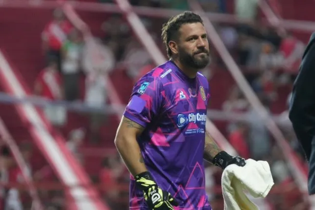 radio2rosario's tweet photo. En @ZappingSportRos | Sanjuan, repre de Broun: "Es mi modo de ver pero acá no se respetó la trayectoria de Fatu, siendo referente y capitán del equipo. A él le duele y considera que está a la altura, pero acá el que decide es el técnico y el técinco decidió otra cosa". https://t.co/6gY9pIWUZ5