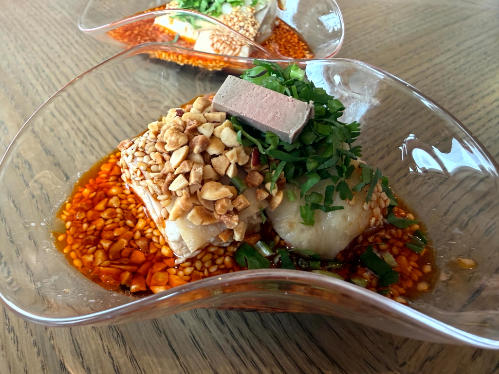 Tabemaster's tweet photo. ■あの中華の人気店が宮古島に新店舗！
『ネイチャーグルメ EVERYDAY』（有料会員専用）のvol.2362を更新しました。
https://t.co/uh9DWCTCWW https://t.co/G3mbVeTGKM