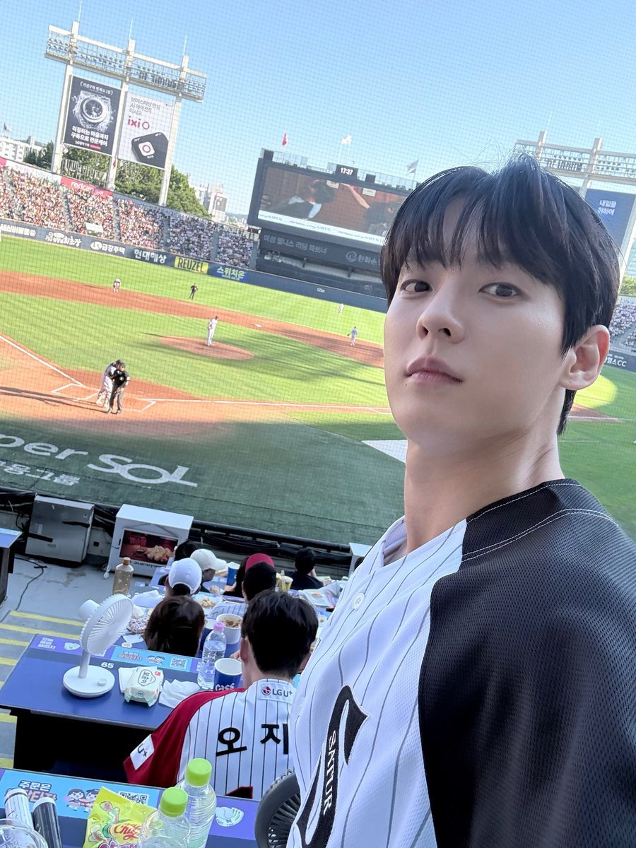 pomelody18's tweet photo. @btob2mh 📮🐿 260602

♡New pfp♡ 

☆Spoiler for Beer Rock Festival Taiwan☆
•It's going to be totally awesome!
•Visuals will be insane!

◇No WB update yet

♧ Tooth update: Eating everything now! There's just a small hole in the gums which makes it uncomfortable https://t.co/6a9iOdlpNp