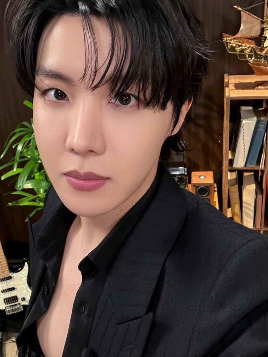 winnttaebear's tweet photo. JUNG HOSEOK https://t.co/XPhT5Zsvk9