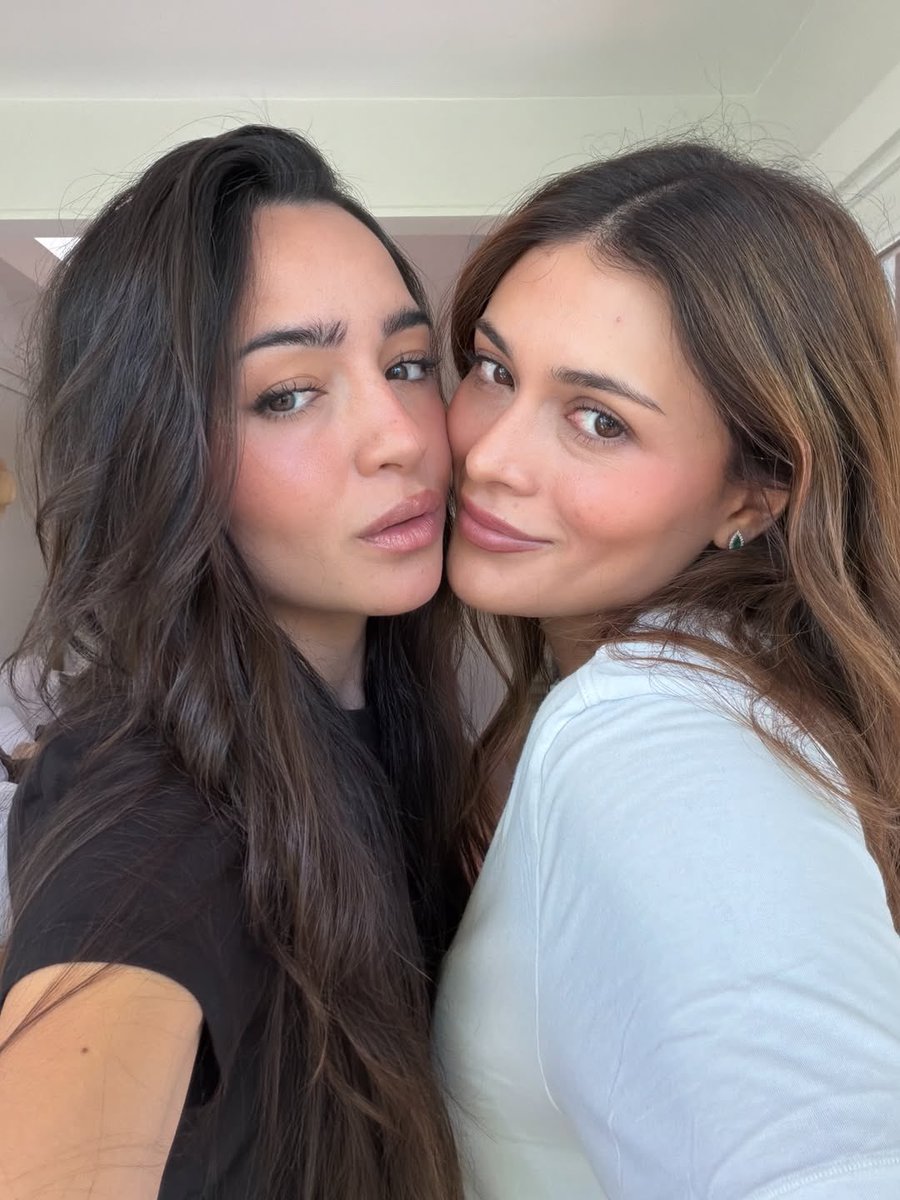 valmen_'s tweet photo. q guapas son calle y poché https://t.co/YK759dyJtD