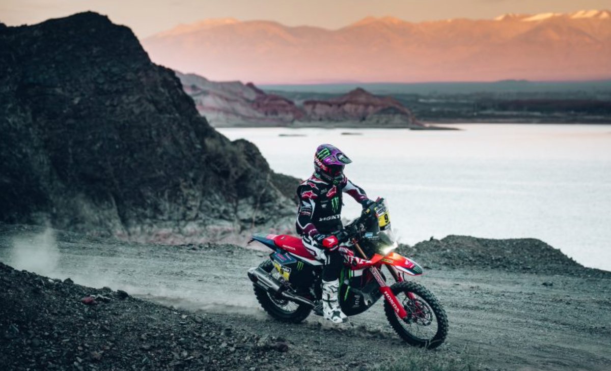 Dealernews's tweet photo. Despite feeling sick and a crash that caused his airbag to deploy, @rickyB357 fought to the finish of @desafioruta40 in Argentina. Brabec entered the final stage needing to stay ahead of Luciano Benavides to maintain his podium position overall... but he let it all hang out! https://t.co/1BvB2URe5H