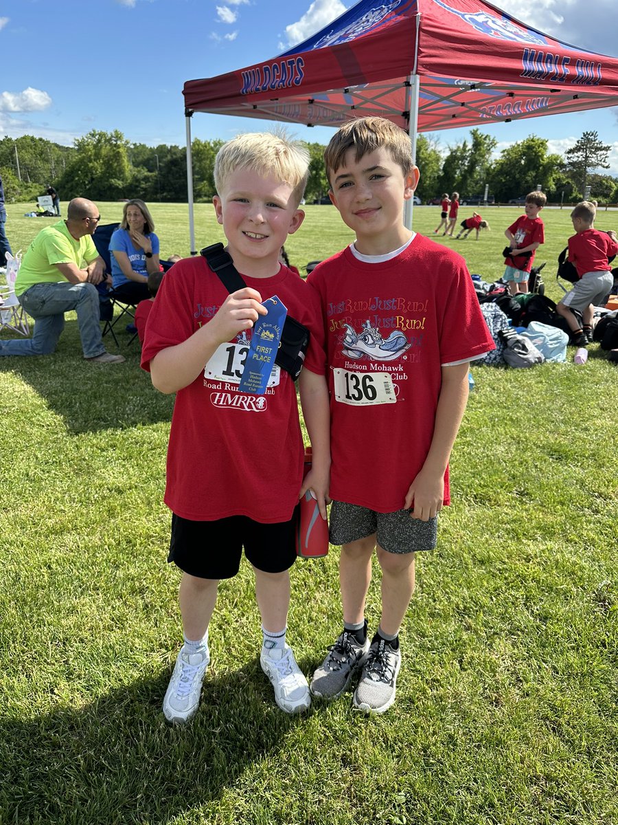coachbiehler's tweet photo. The runners from @CastletonES showed grit and determination on the track this evening at the Hudson Mohawk Road Runners Club Just Run Track Meet. So proud of all of their impressive efforts. @SchodackCSD https://t.co/FmkjD5XzFm