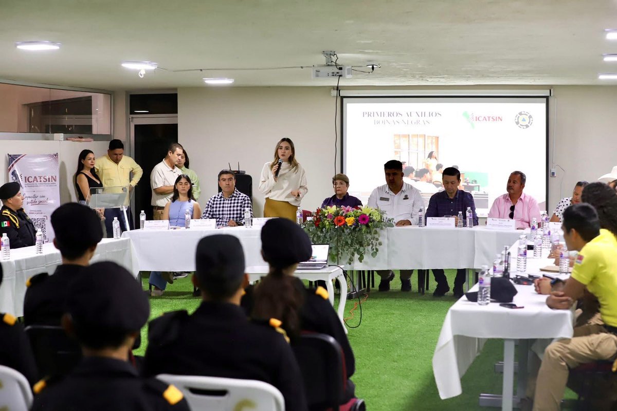 CANACINTRA_Gve's tweet photo. @CANACINTRA_Gve
presente en la firma del Convenio de Colaboración entre ICATSIN y el Instituto Municipal de Protección Civil. Esta alianza permitirá impulsar cursos gratuitos y certificados que fortalezcan la capacitación, la prevención y el desarrollo profesional de la comunidad https://t.co/R5npqqflVk