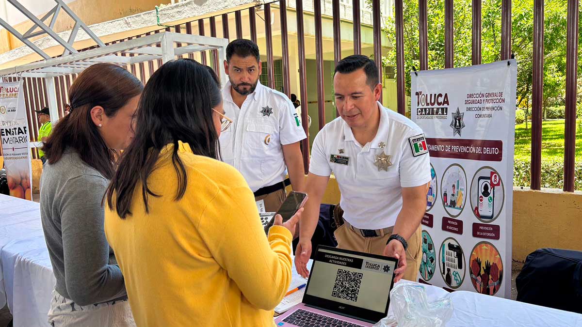 AGENCIAMVT's tweet photo. #Seguridad Toluca realizó una Feria de Prevención del Delito con más de 680 participantes para fomentar la cultura de la #legalidad y prevenir la violencia en jóvenes. https://t.co/gu5xnzV2BB @AGENCIAMVT @TolucaGob https://t.co/nJlk0fJhm3
