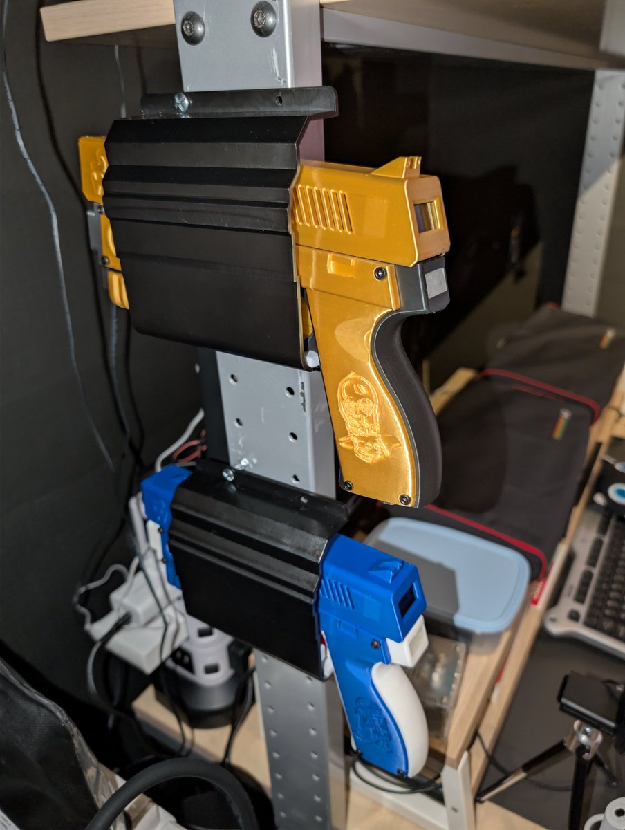 DigiBitsGaming's tweet photo. Also got some awesome 3D printed PiCon OpenFIRE light guns to use with emulators. The gun holsters for the desk are work in progress (using a pair of Sinden light gun holsters)

Looking to get an OLED monitor for the 2nd monitor arm, for my main PC. https://t.co/FmSA3Ca3QG