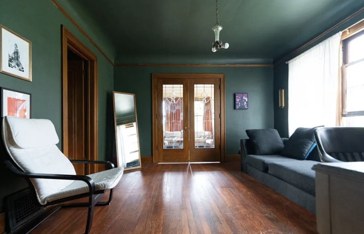 oldhousecalling's tweet photo. c.1924 Well-Maintained #Michigan #Duplex For Sale $100K. 
https://t.co/QLpUeiONin https://t.co/VUYTQ5FnV1