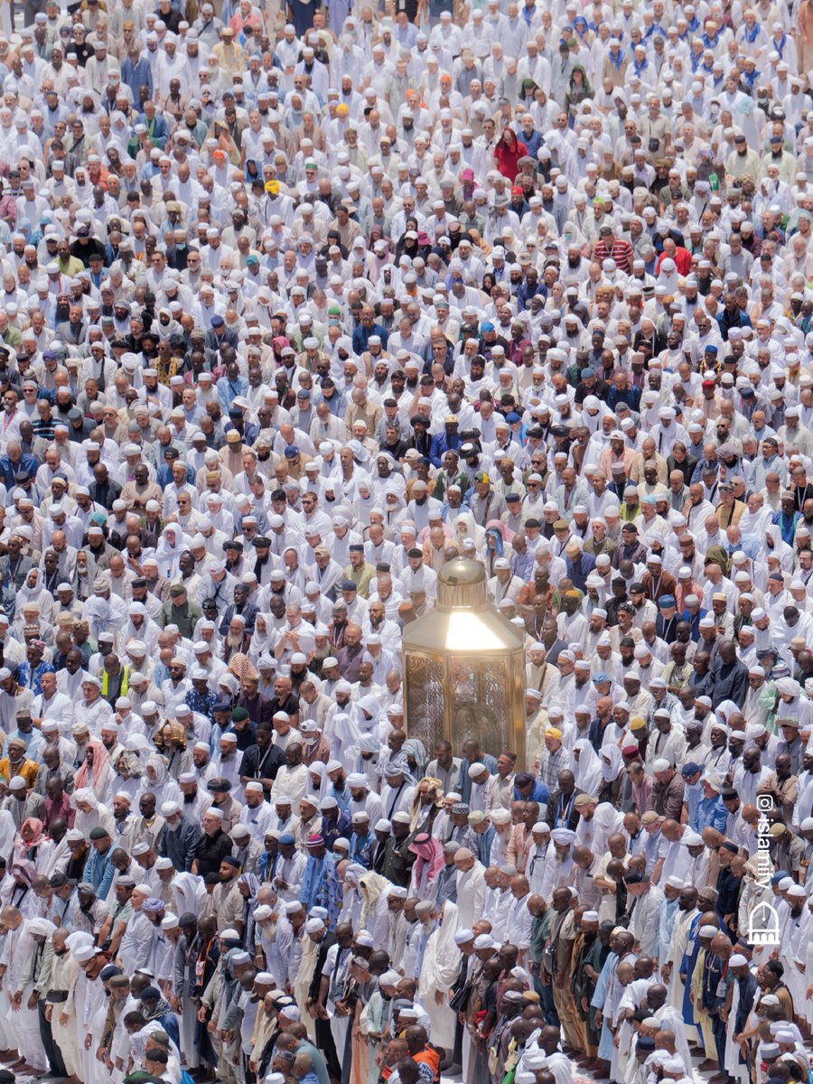 Alhamdhulillaah's tweet photo. Millions of Pilgrims perform Ṭawāf al-Wadāʿ (The Farewell Ṭawāf) around the Kaʿbah before they leave Makkah, as their Ḥajj comes to an end. https://t.co/bDCRpI1VdF