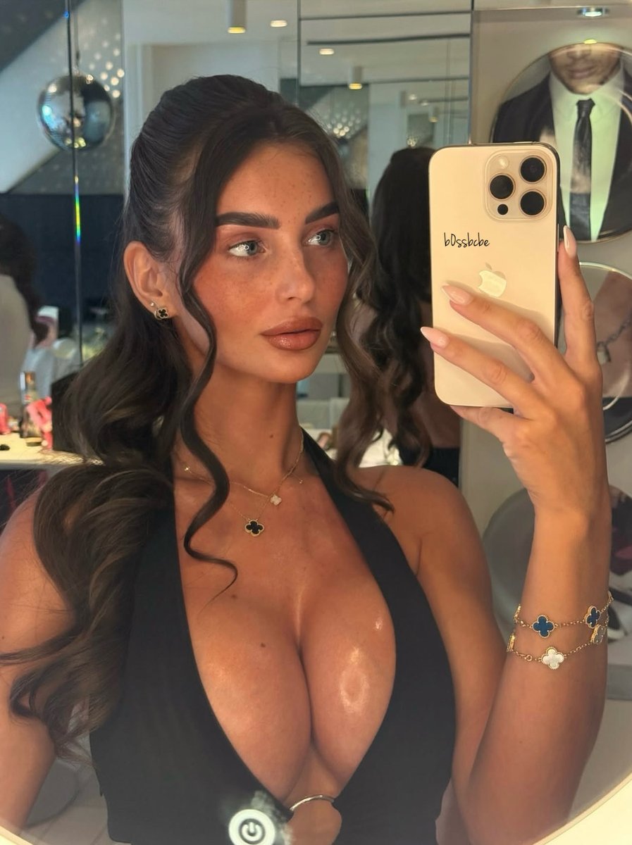 Ella tweet media