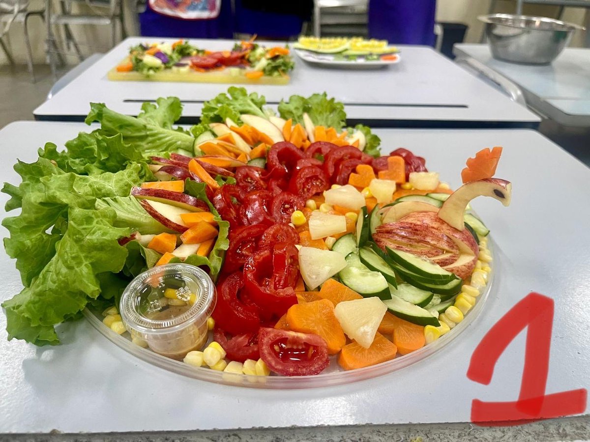 NorthGateCol's tweet photo. The Food Tech club’s theme this week is salad and homemade dressings! They did a great job! https://t.co/CsMxINbuXS