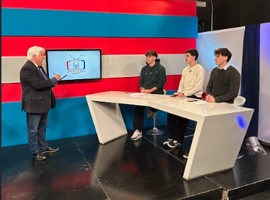 estudiounicolp's tweet photo. #EstudioÚnico | Estudio Deportivo 

🐺 @AgusFontan_ con los preparativos para lo que se le viene a Gimnasia 

🦁 @Fran_Castro32 con lo que dejó la contundente victoria de Estudiantes ante Rosario Central 

🇦🇷@FrancoNiuboZ con toda la información de la Selección Argentina https://t.co/UKn8JaOWqa