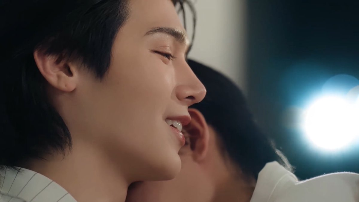 1013xiaxia's tweet photo. Three Reasons to watch Yesterday
1. Fort’s vivid acting perfectly interprets Vier’s inner pain.
2. Peat’s outstanding performance shapes complicated Kelvin impressively.
3. Fantastic FortPeat on-screen chemistry.

@WeTVThailand 
#WeTVxYesterdayFanMeeting https://t.co/OPVTimAp8F