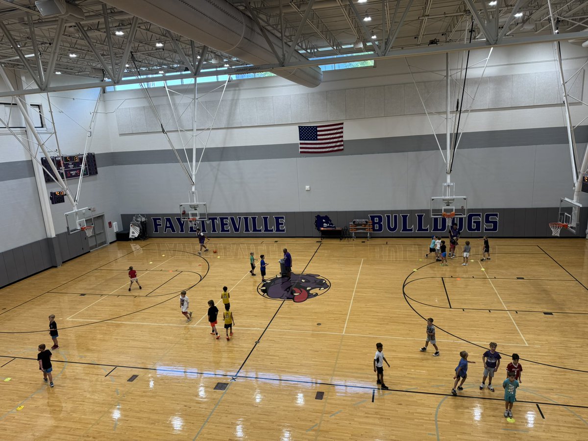 FayBulldogsBB's tweet photo. Day #1 - ✅

Some #FutureDogs got better today!!
💪🏀⛹️⛹️‍♀️⛹🏽‍♂️🗑️

Bulldog Basketball Camp kicked off today &amp; there was some big time excitement in the gyms!! 💜🐶🔐

#PurpleDNA
#EverythingMatters https://t.co/EnW1Xk5fQi