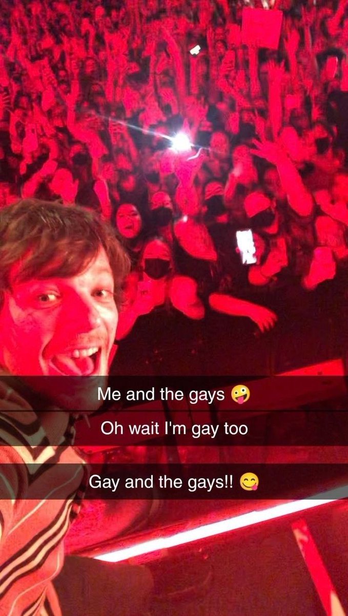 kingswilliard's tweet photo. happy pride month! 🏳️‍🌈 https://t.co/9CwfQLDRaH