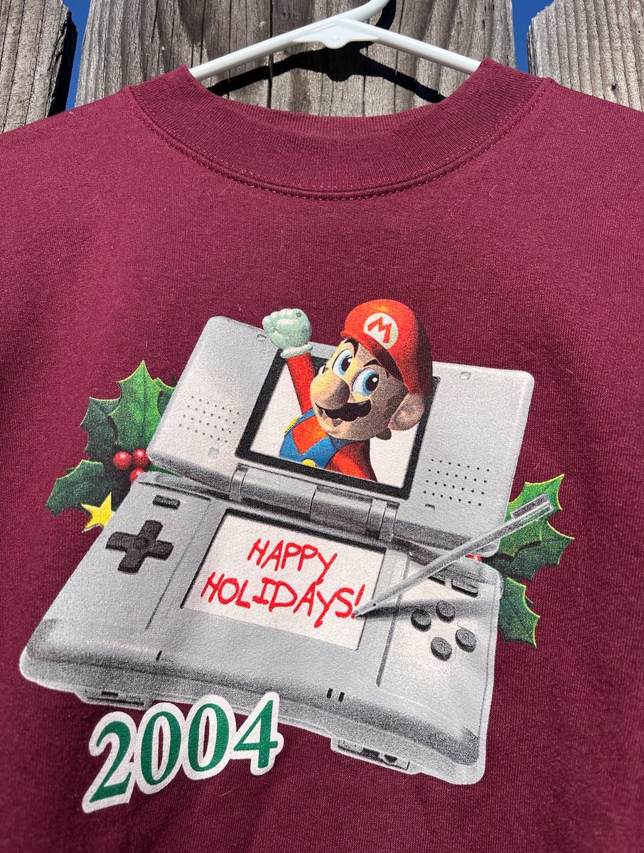 cake_hoarder's tweet photo. Nintendo employee exclusive 2004 Christmas Mario DS sweater 🎄🎅🏻⭐️ https://t.co/XklBmlw6YH