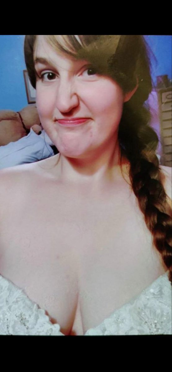 Treeman152's tweet photo. Followers wanted to share his 27 year old slut and her big tits https://t.co/j2aXfI1Na9