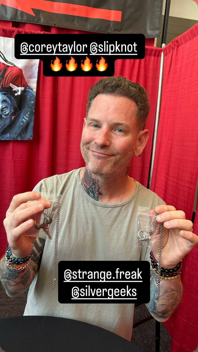 STRANGE_FREAK's tweet photo. スリップノットのコリーテイラー氏。
スゲー気さくな方で、一人一人に丁寧に対応されてました。
@SILVER_GEEKS https://t.co/6VVcFWdPAj