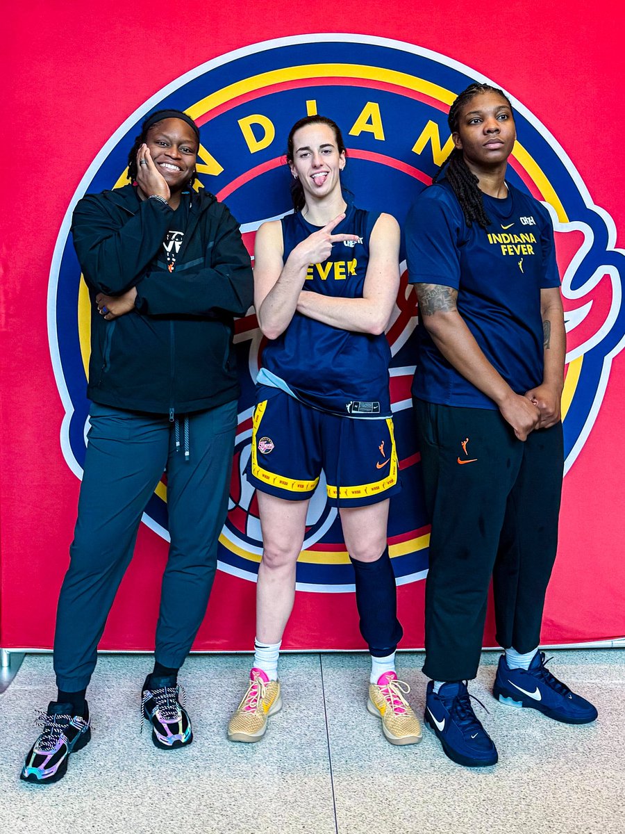 LeLaker's tweet photo. Caitlin Clark x MHA 💪🫶🔥 https://t.co/f9H4dPM9Bz