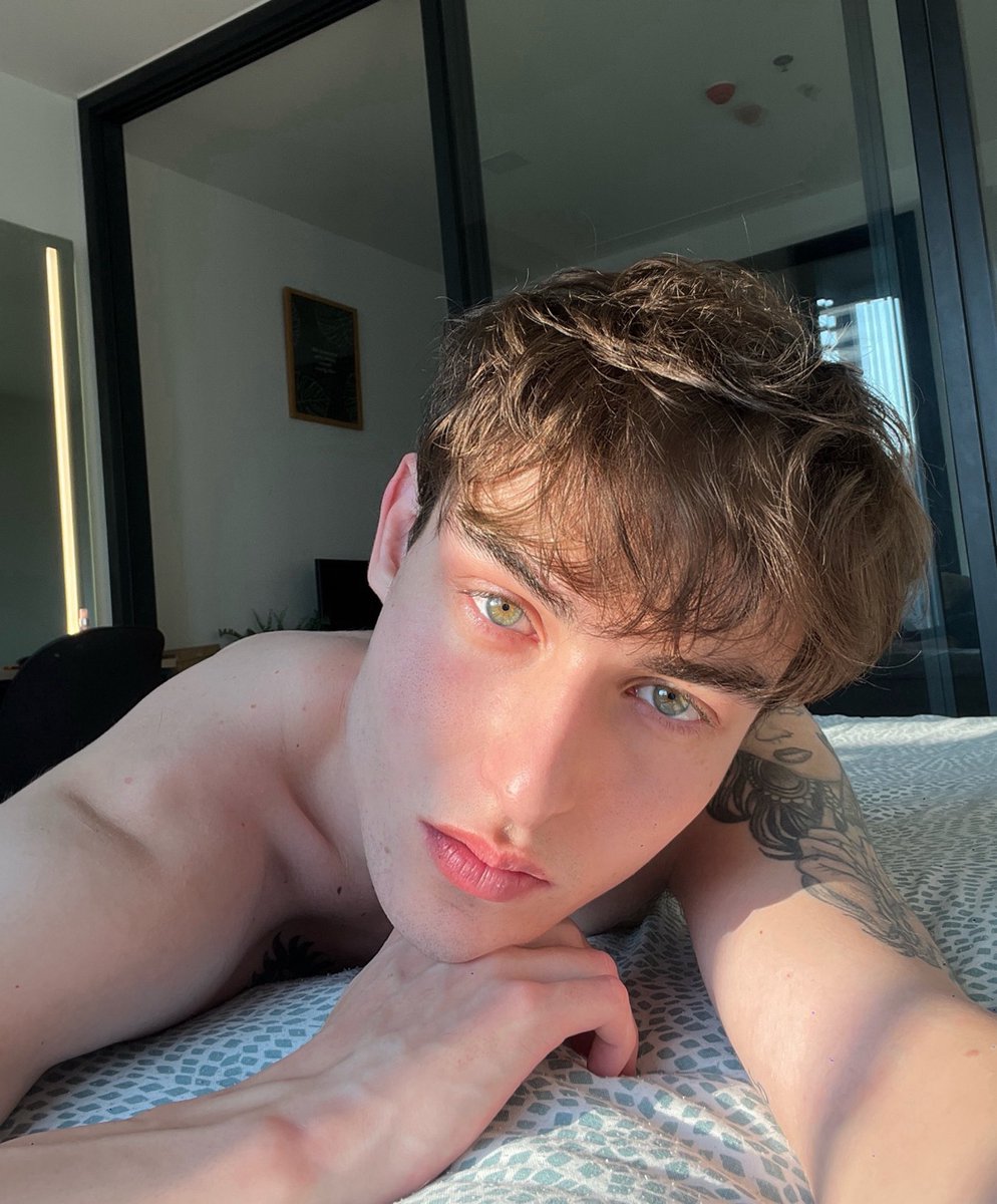 Gus tweet media