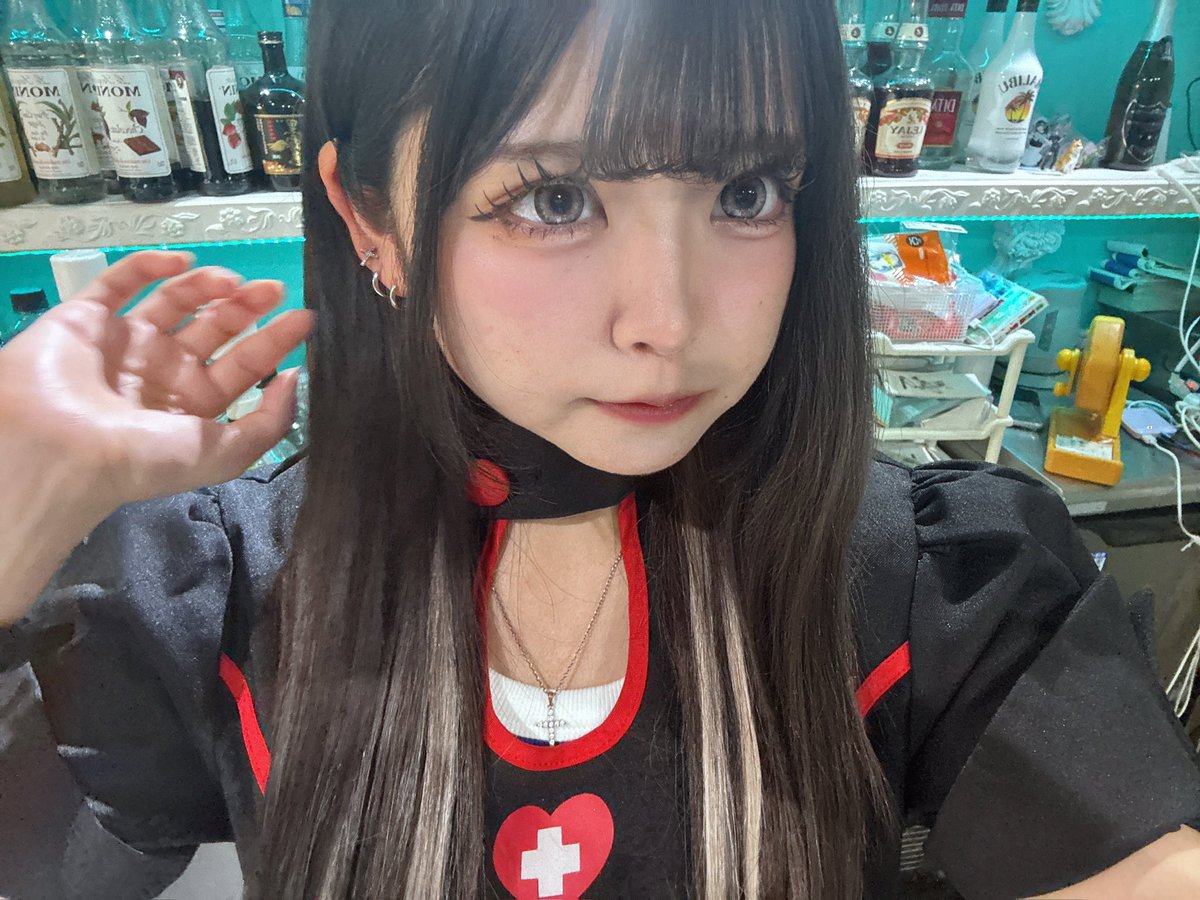 Ru__9ar's tweet photo. よく分からない手

 #自撮り界隈  #コンカフェ #いいね返し https://t.co/ROAKSojB2F