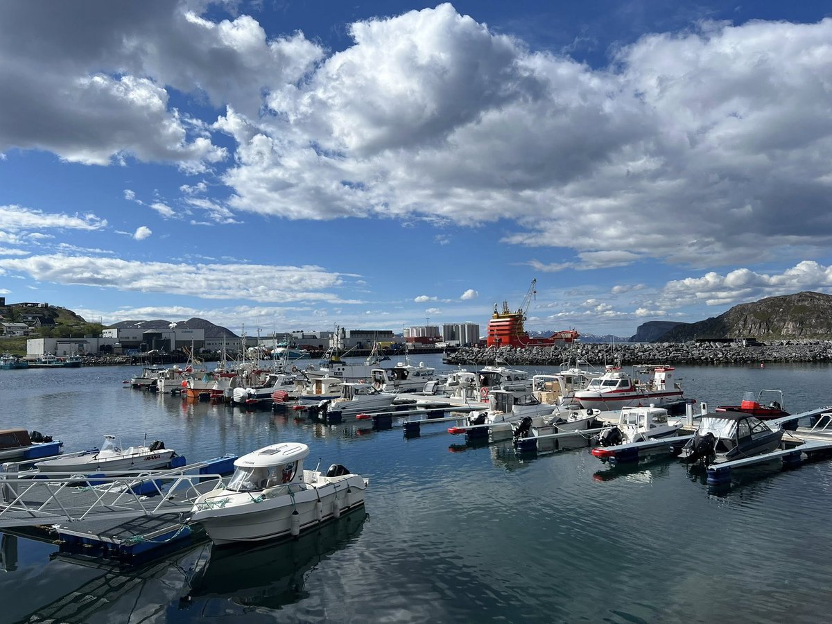 angelsnow1987's tweet photo. Båthavn i Rypefjord🙂 #Finnmark #iphone13 #clouds #boats https://t.co/ge0pfLzlzb