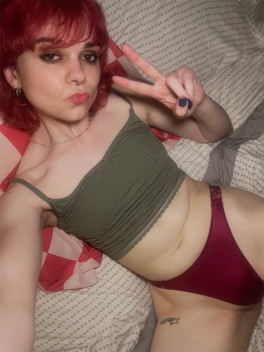 ph03nickz's tweet photo. vintage felix pic, trashy femboy era https://t.co/jAdTigHucb
