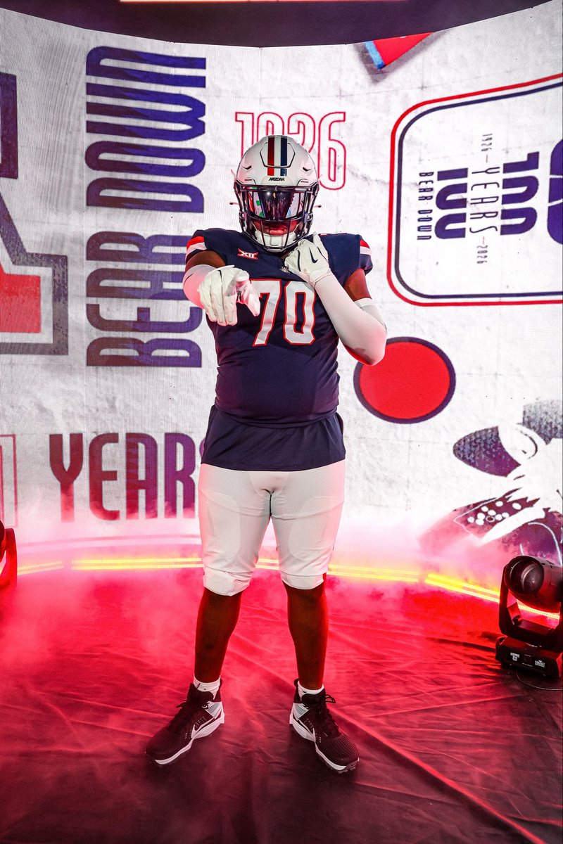 MadeJoshua78's tweet photo. Great OV this weekend!! Thanks @ArizonaFBall @CoachOglesby @Coach_G_Stewart @CoachDoege @CoachBrennan for showing me what it means to be a wildcat!! enjoyed EVERY MINUTE!!!! Thanks to @laurenbenjamin0 and the rest of the support staff for everything!! #beardown 🐻⬇️
👀👀👀👀👀👀 https://t.co/QNiKUr7sQu